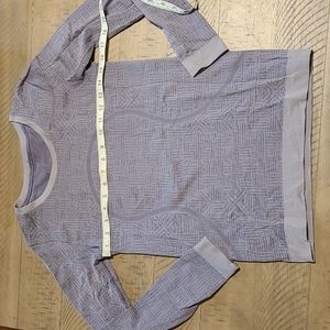 Lululemon swiftly breathe top
